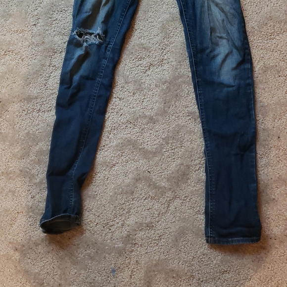 Hollister Jeans - Picture 2 of 4